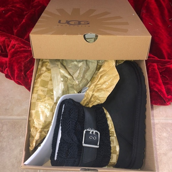 UGG Australia Black Suede Boots (6) NWT - Picture 2 of 6